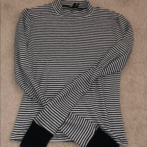 Women’s long sleeve top